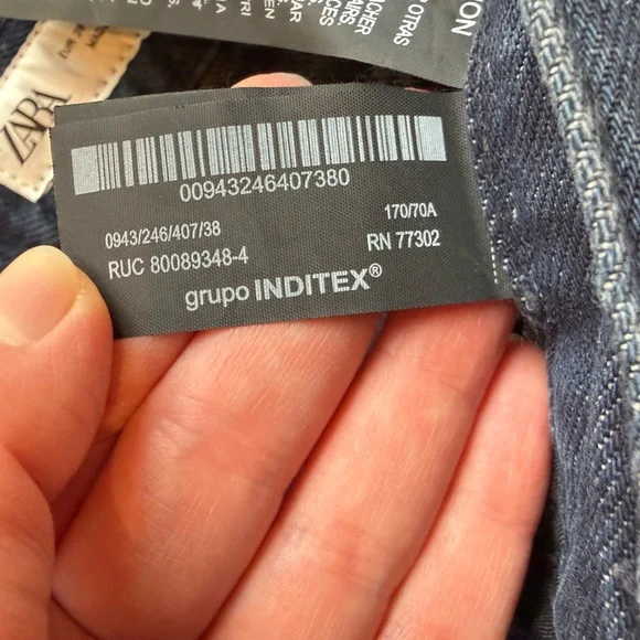 ZARA Rhinestone Studded Denim Shorts BNWT Dark Wash Size 6 Sparkle - Picture 7 of 7